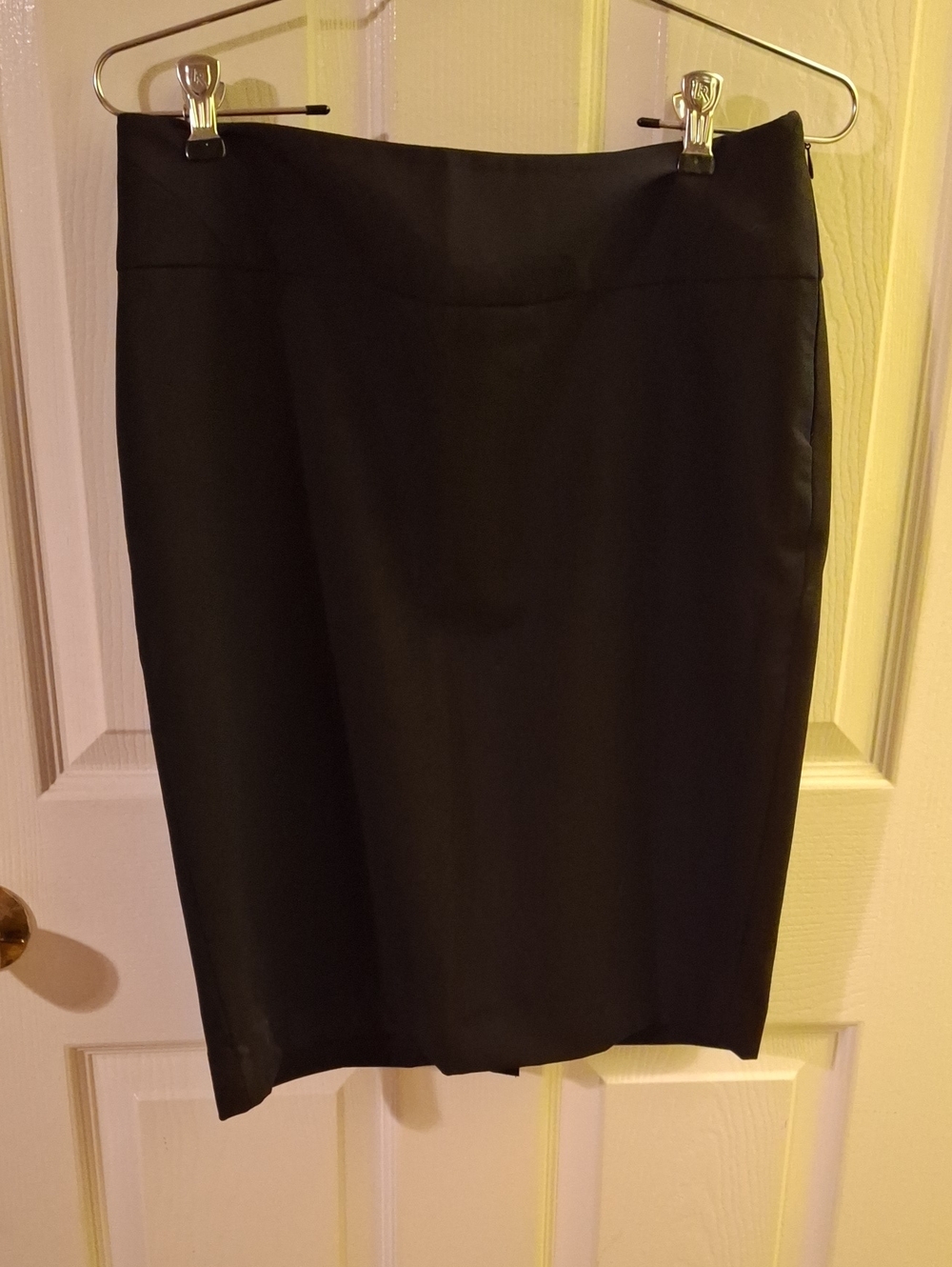 The Limited Classic Black Women's Pencil Skirt - Timeless Workwear